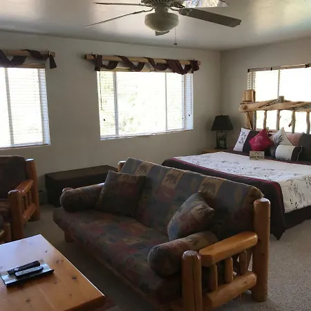 Greer Peaks Lodge